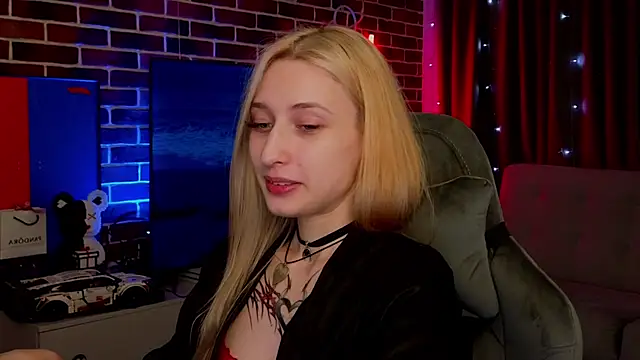 Emma_Willson webcam