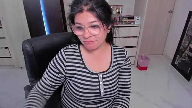 BellaFlaming webcam