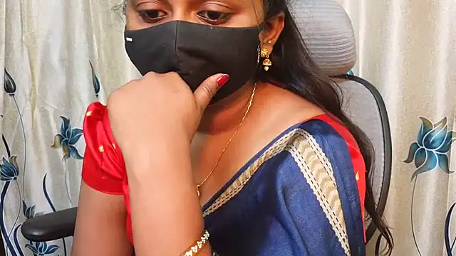 Pavani-Darling live sex cam