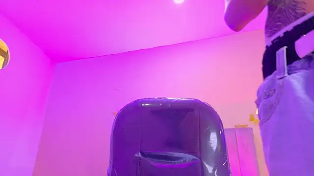 Nascary_Fox webcam