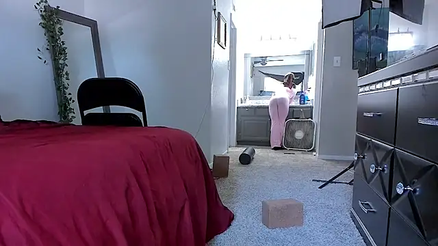 yiauana live webcam show