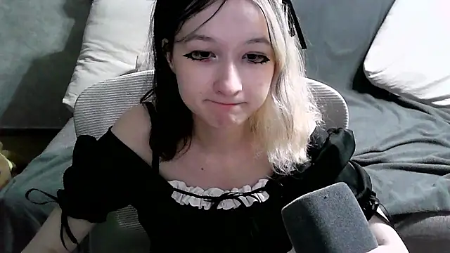 Lilfain_baby live webcam show