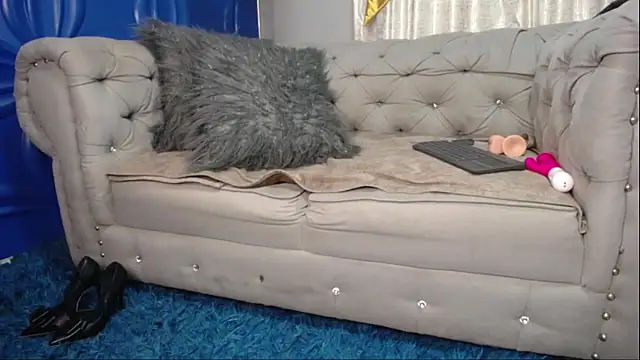 JolieDuvalle live webcam show