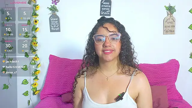 emiily_curly webcam