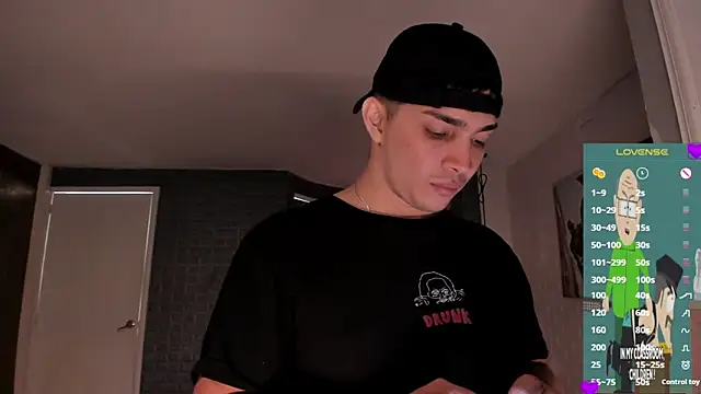 JUANDIAMONDS98 live sex cam