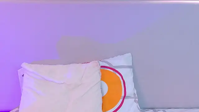 NaomiKlarc live webcam show
