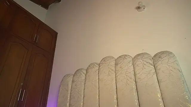 pocahotass_11 live webcam show