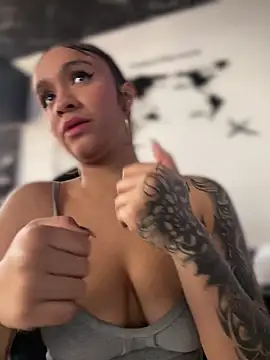 isabella-teen - Isabella-Teen's free webcam - UK Sex Cams
