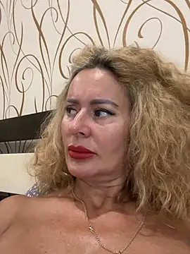 Tania201243 live webcam show