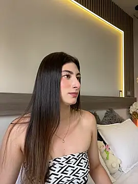 evelyn_hills live webcam show