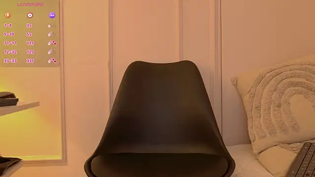 Angela_smile webcam