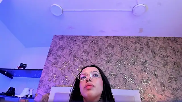 ValkyriaSteel live cam on StripChat