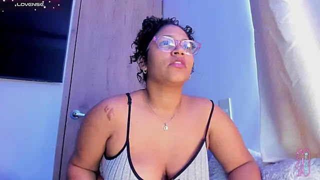 iriss_25 live cam on StripChat