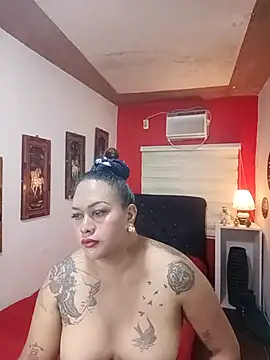 EmmaKantutera live cam on StripChat