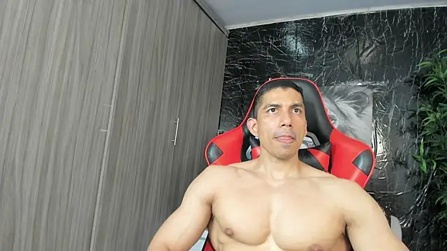 Erik_castle webcam