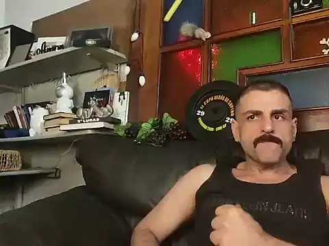 brunoalphabr (Ask my age) - CUSPIDA NO PAU E MIJADA