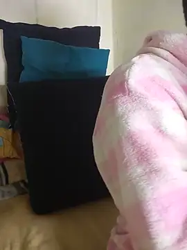 LOLOAVEE live webcam show