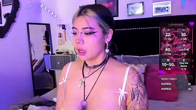 pinkk_deemon live webcam show