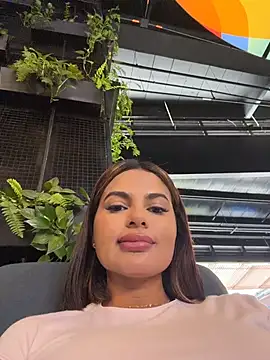 Irina_Velvett webcam