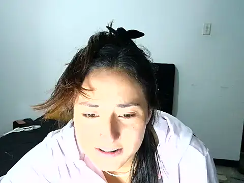 KUTTY_MODEL webcam