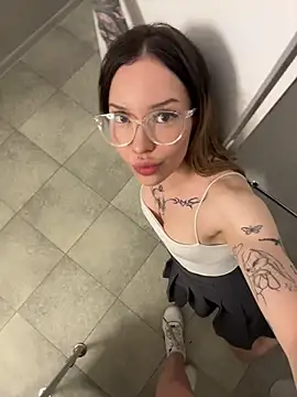 babydolll live webcam show