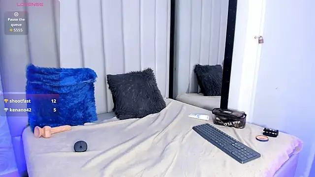 sky_velvet live cam on StripChat