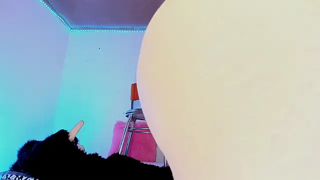 karol_stom webcam
