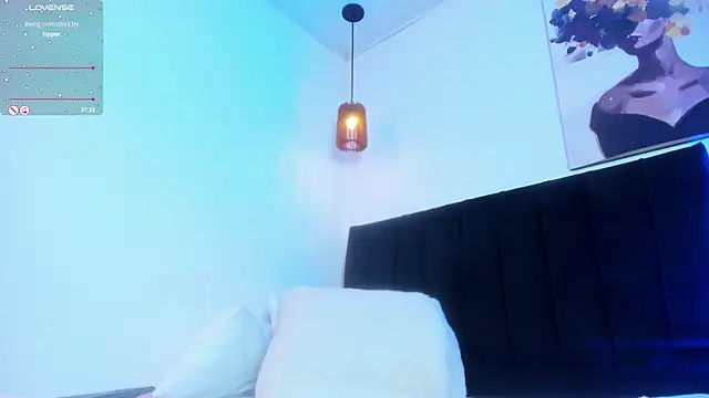 dolly_zoe live cam on StripChat