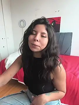 ivihetaira live cam on StripChat