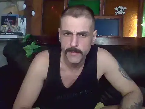 BrunoAlphaBR live cam on StripChat