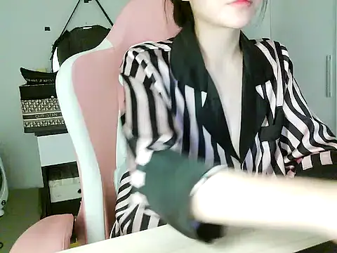 lucienguyen live webcam show