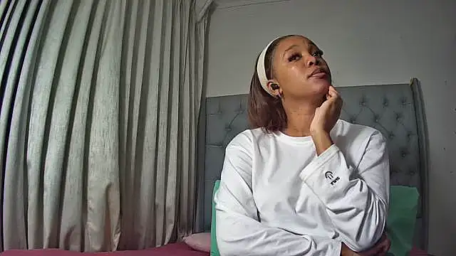 SweetieTinnyXx webcam