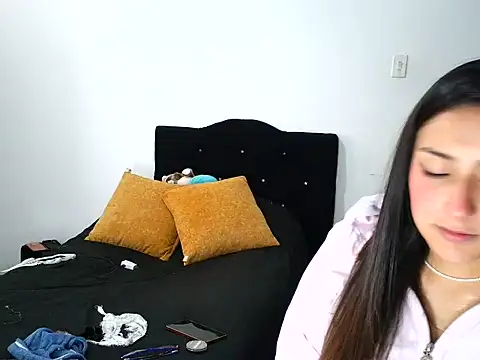 KUTTY_MODEL webcam