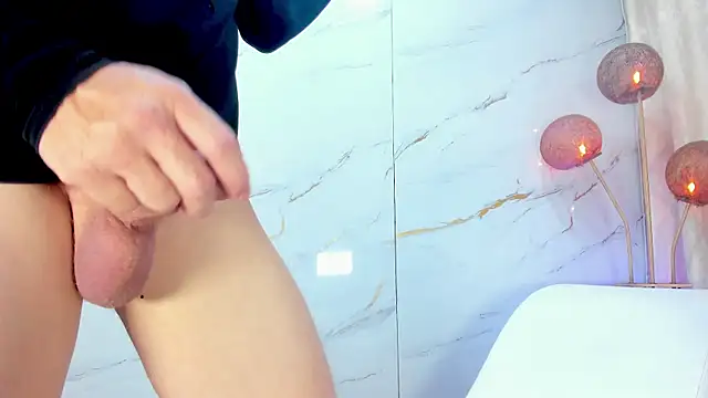 AmazingOrgasm webcam