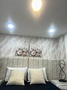 AnitaMore_ webcam