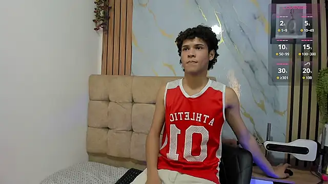 nyx_white_Gay webcam