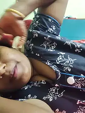 yamini1431 live webcam show