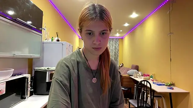 LinZavr live webcam show