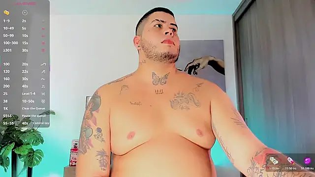 Thomas_chubbyxhot
