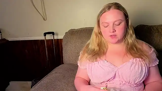 PhatAssBlond live webcam show