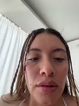 valery_mora webcam