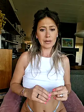 CelynaRoss live sex cam