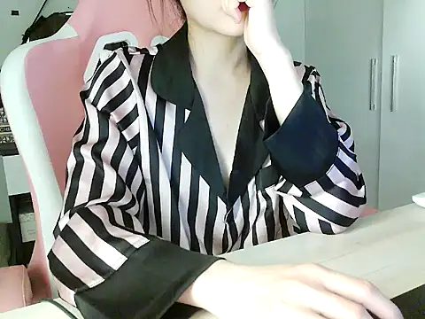 lucienguyen live webcam show