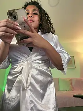 aleja_montiel__ webcam