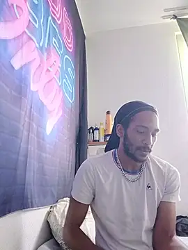 Mikaaa97 live cam