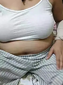 mallupriyapriya live webcam show