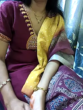 Cuteteluguammmaie live cam on StripChat