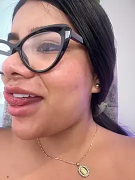 Issane_Peru live webcam show