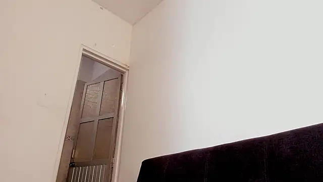 Riri_Blonde10 webcam