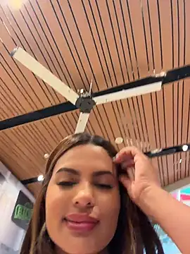 Irina_Velvett webcam